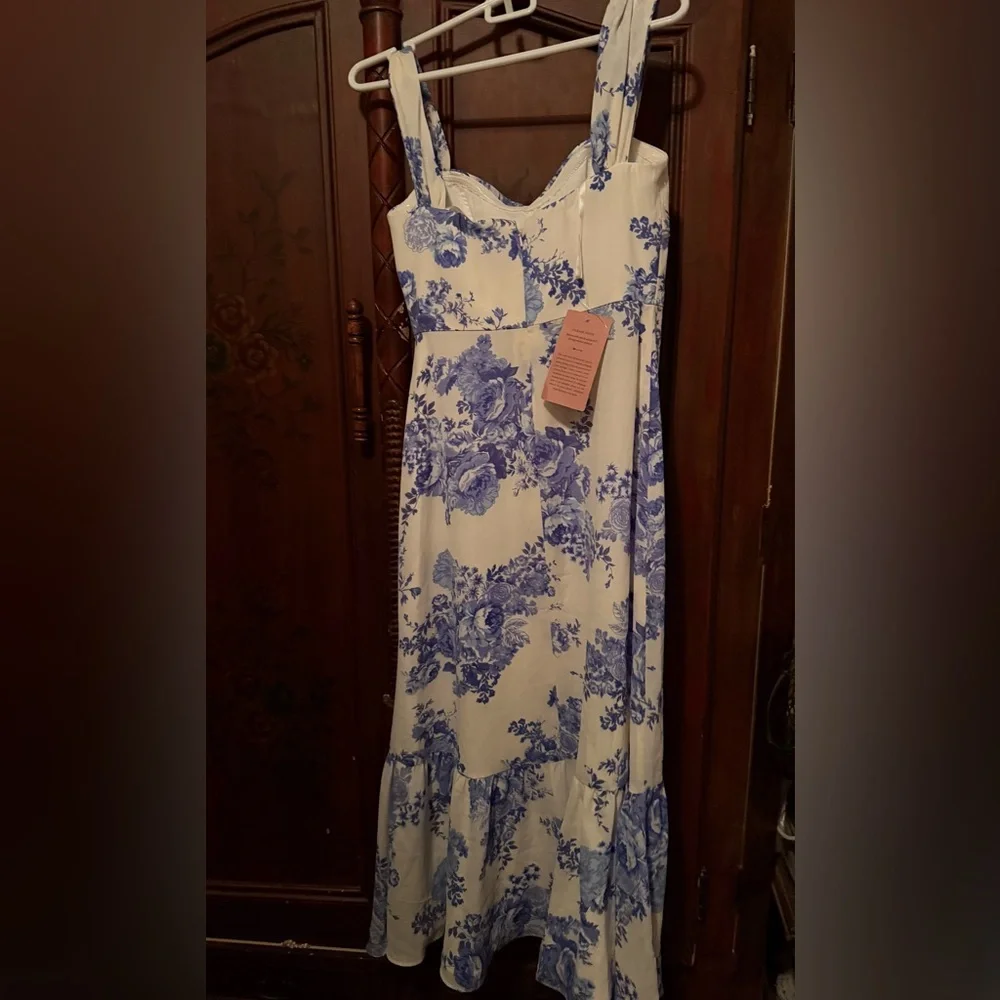BHlDN Elegant Blue Floral Off-Shoulder Dress - Picture 3 of 3
